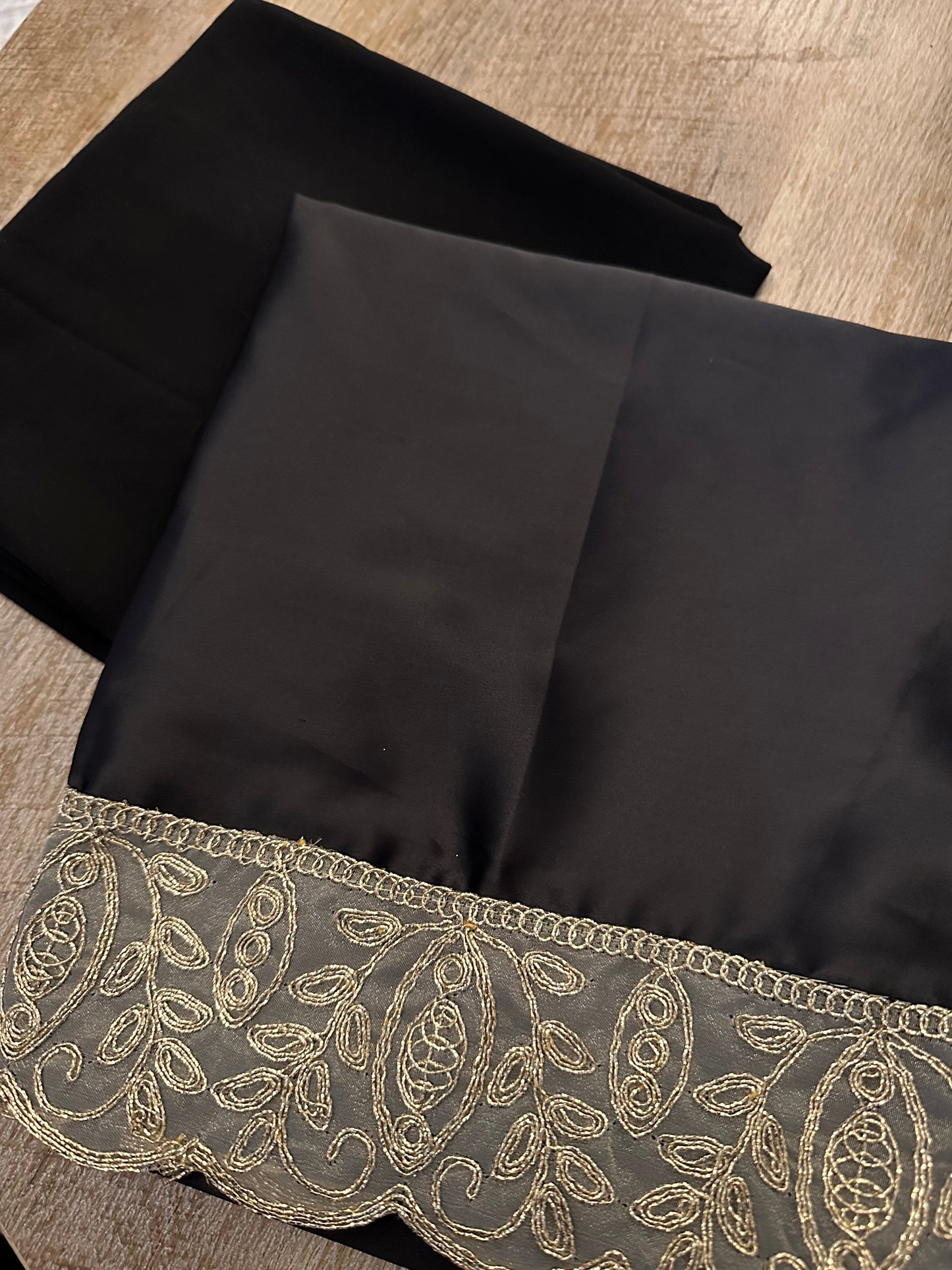 Grey garbasaar (shawl) and Gorgorad (underskirt) set